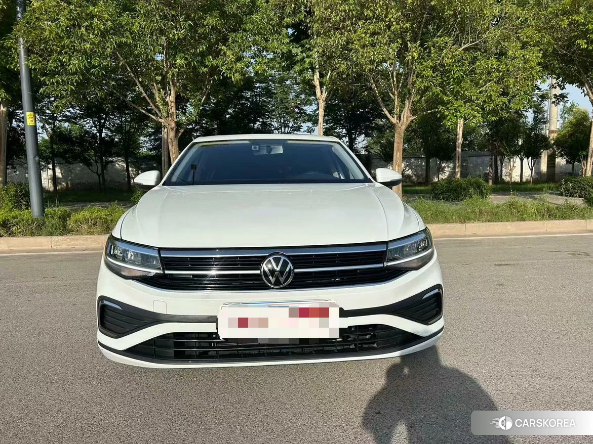 Volkswagen Bora 2022 Белый из Китая, фото 4