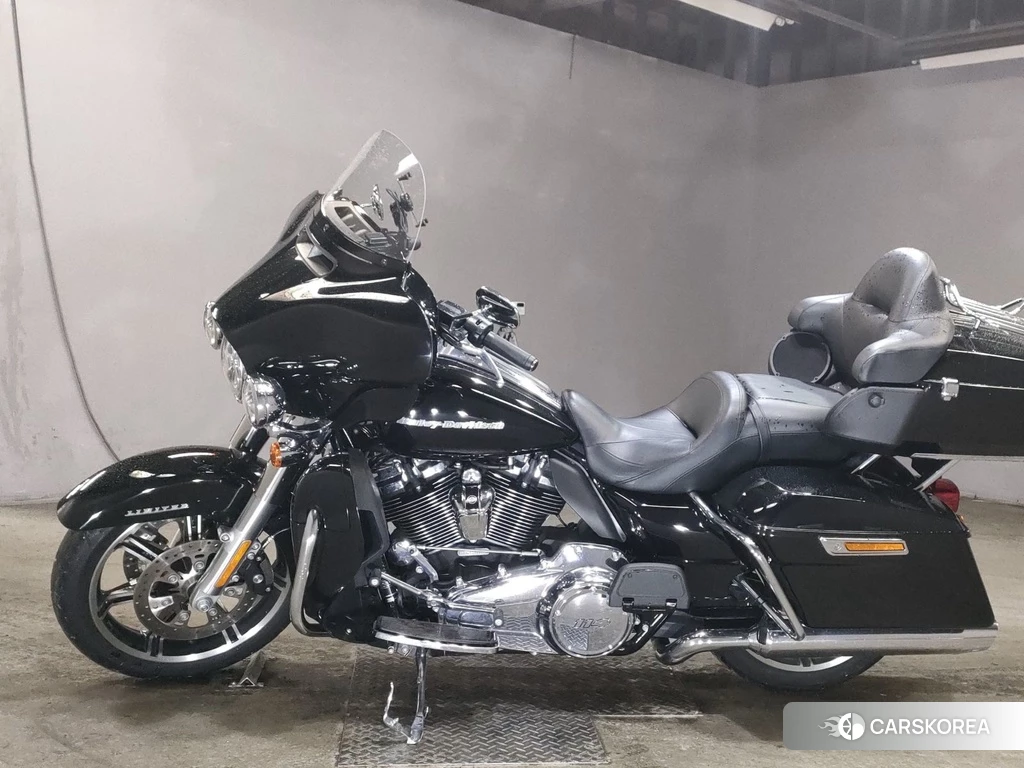 Проданный Harley-Davidson Electra Glide FLHTK1870 2020 из Японии, фото 2