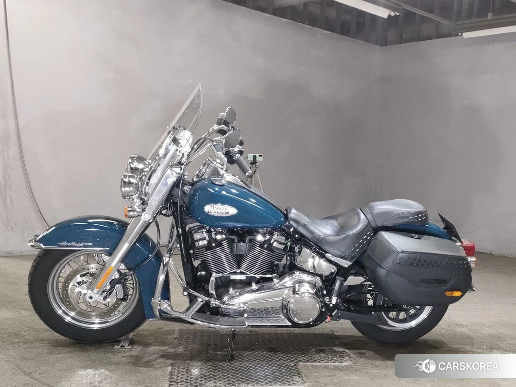 Проданный Harley-Davidson Softail Heritage Classic FLHC1750 2021 из Японии, фото 2