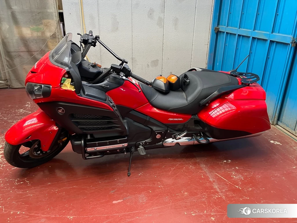 Проданный Honda GL1800 F6B 2013 из Японии