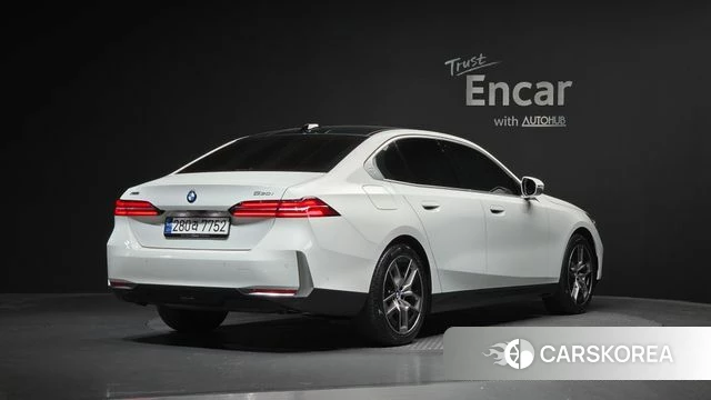BMW 5 Series (G60) id 4516841 из Кореи 12