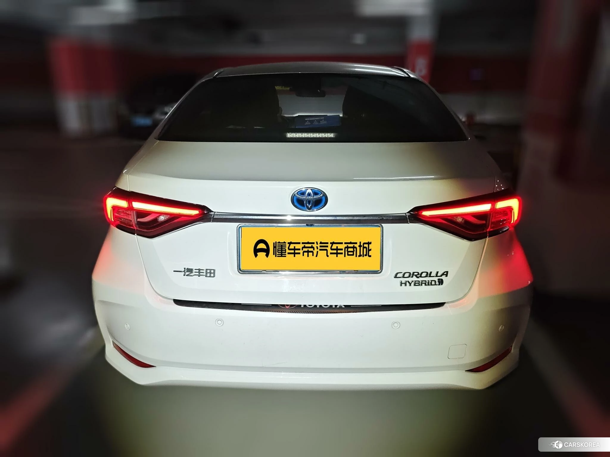 Toyota Corolla 2023 Белый из Китая, фото 2