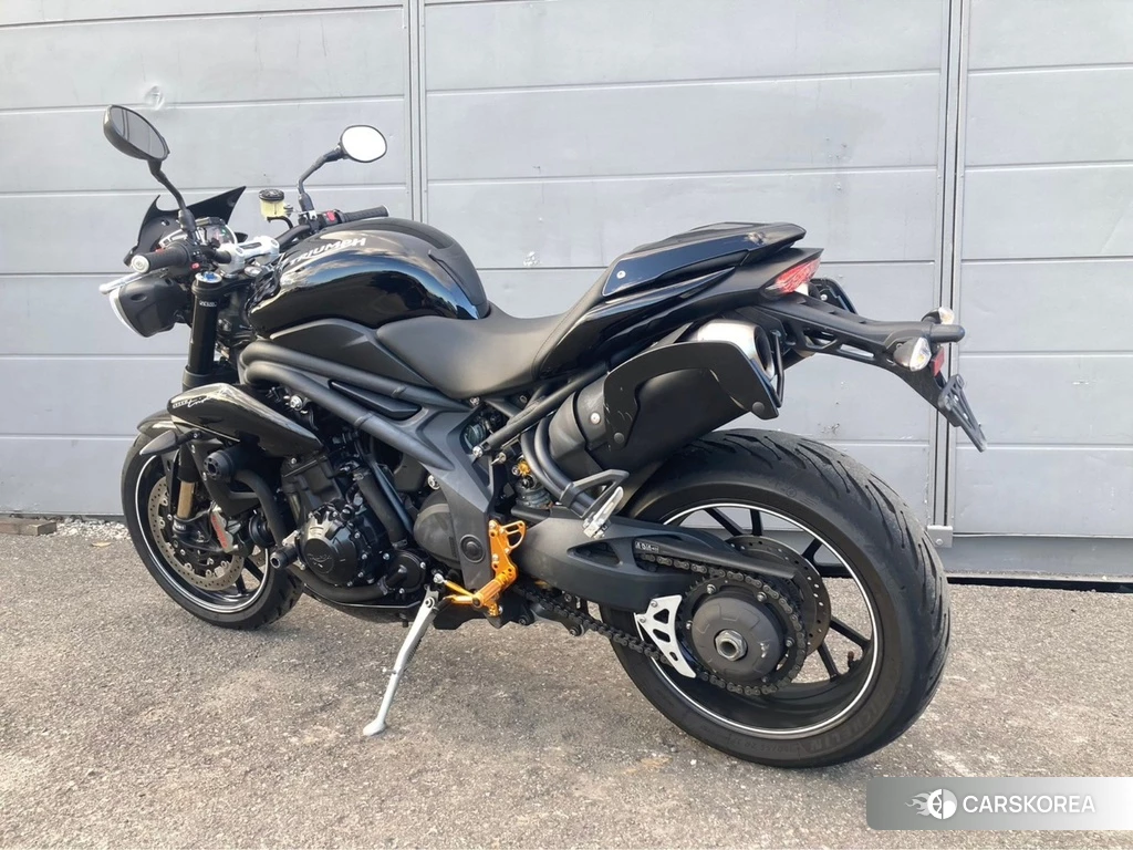 Проданный Triumph SPEED TRIPLE R 2016 из Японии, фото 2