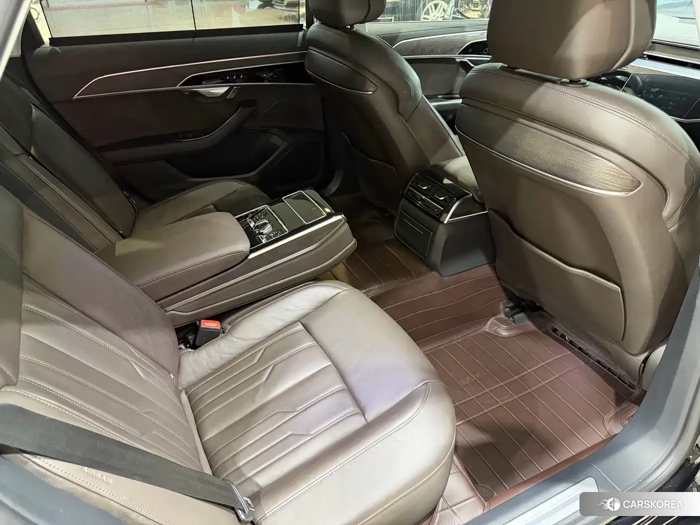 Audi A8 2023 Черный из Китая, фото 2