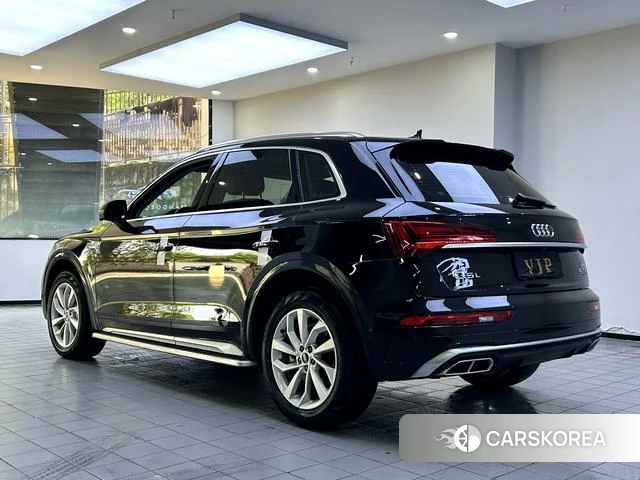 Audi Q5L 2022 Черный из Китая, фото 4