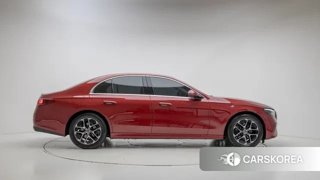 Mercedes-Benz E-Class W214 2025 Красный из Кореи, фото 2