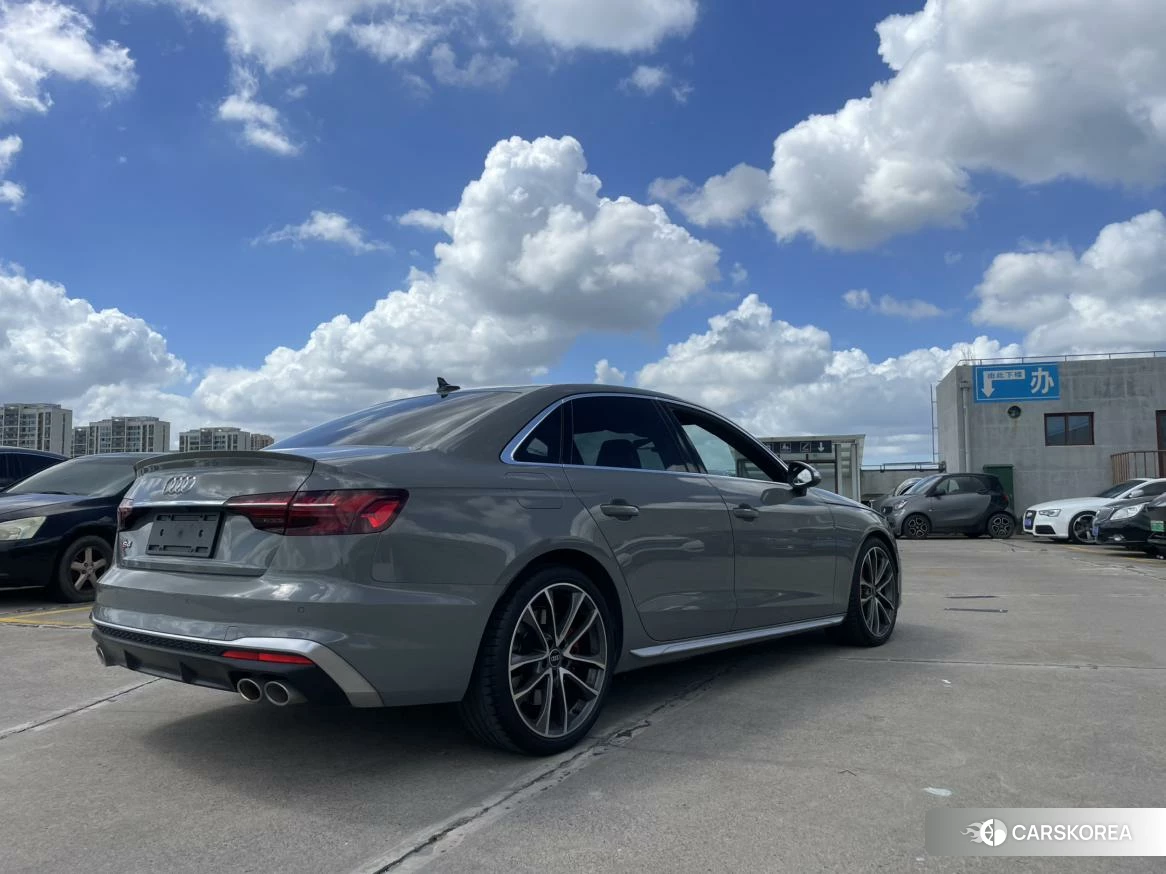 Audi S4 2020 Темно-серый из Китая, фото 5