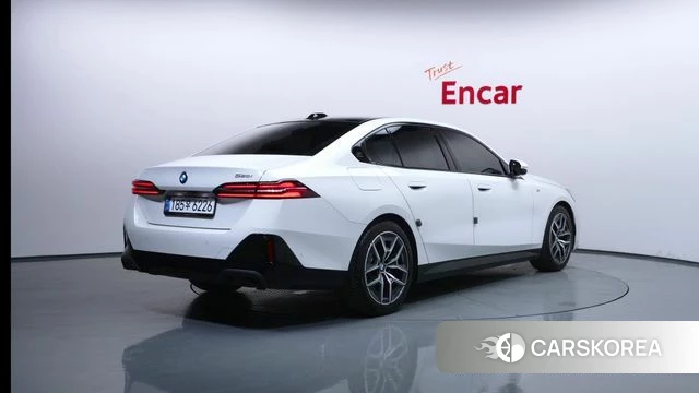 BMW 5 Series (G60) id 4360016 из Кореи 12