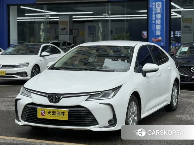 Toyota Corolla 2023 Белый из Китая, фото 2