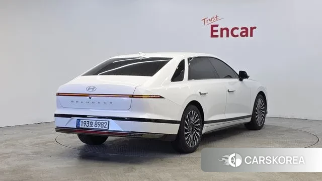 Hyundai Grandeur (GN7) id 3634506 из Кореи 12