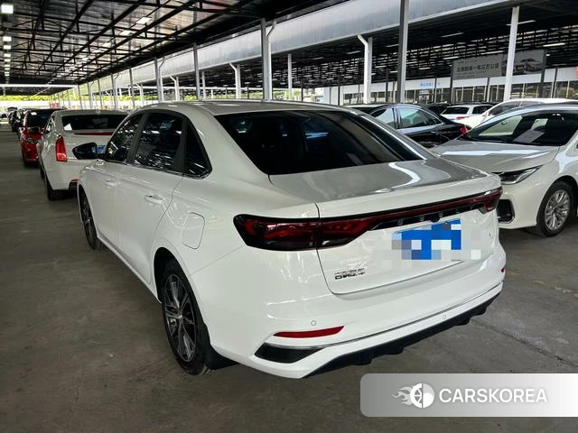 Geely Automobile Emgrand 2023 Белый из Китая, фото 2