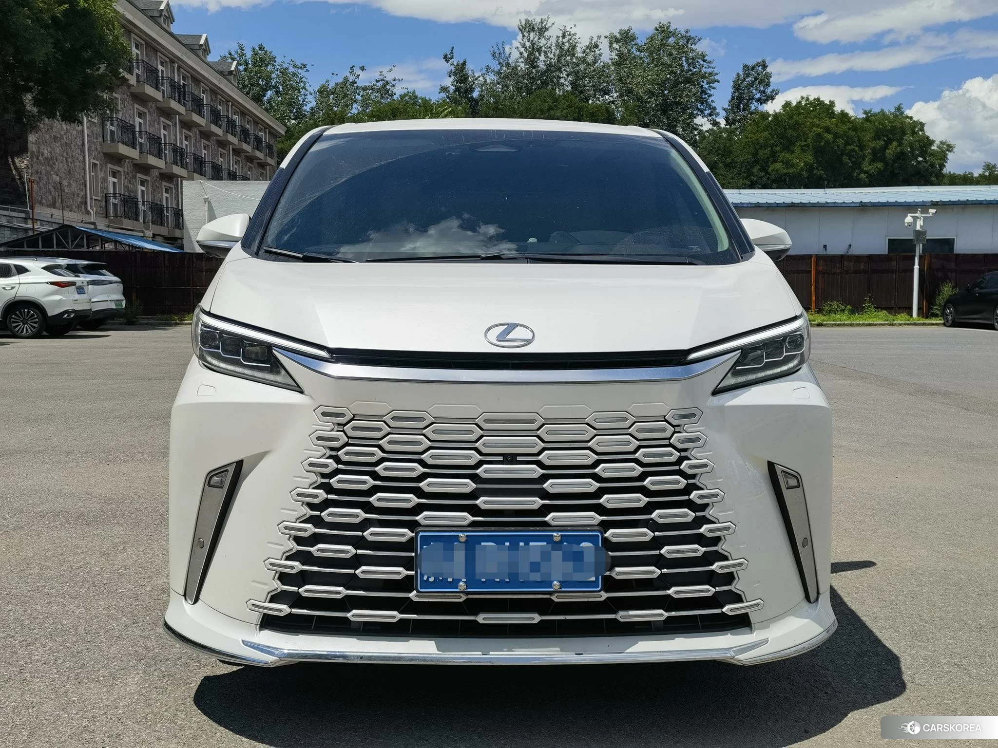 Lexus LM id 4452586 из Китая 11