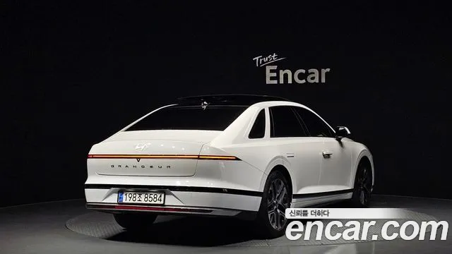 Hyundai Grandeur Hybrid (GN7) id 2454542 из Кореи 12