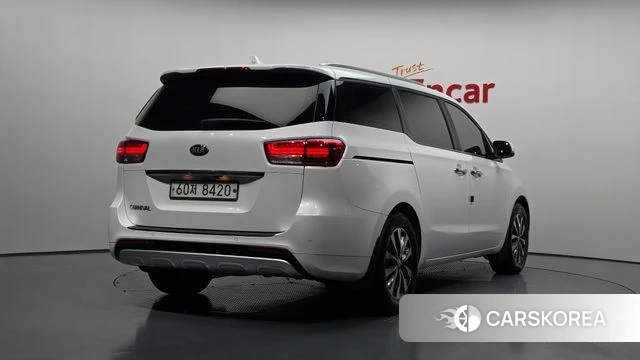 Kia All New Carnival id 4325986 из Кореи 12