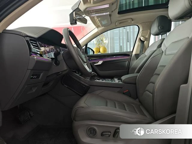 Volkswagen Touareg id 4254220 из Китая 11