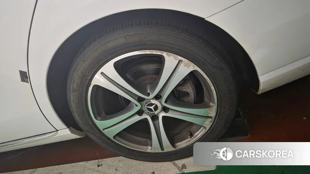 Mercedes-Benz E-Class W213 2018 Белый из Кореи, фото 2