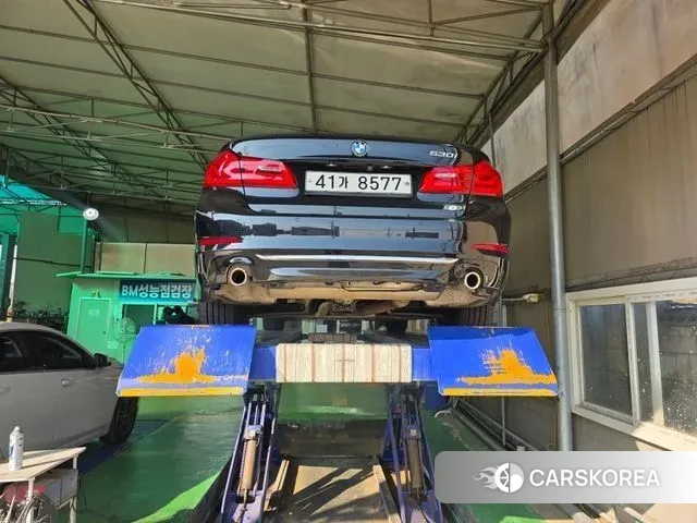 BMW 5 Series (G30) 2019 Черный из Кореи, фото 2