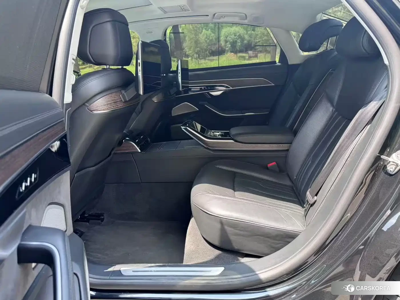 Audi A8 2021 Черный из Китая, фото 2
