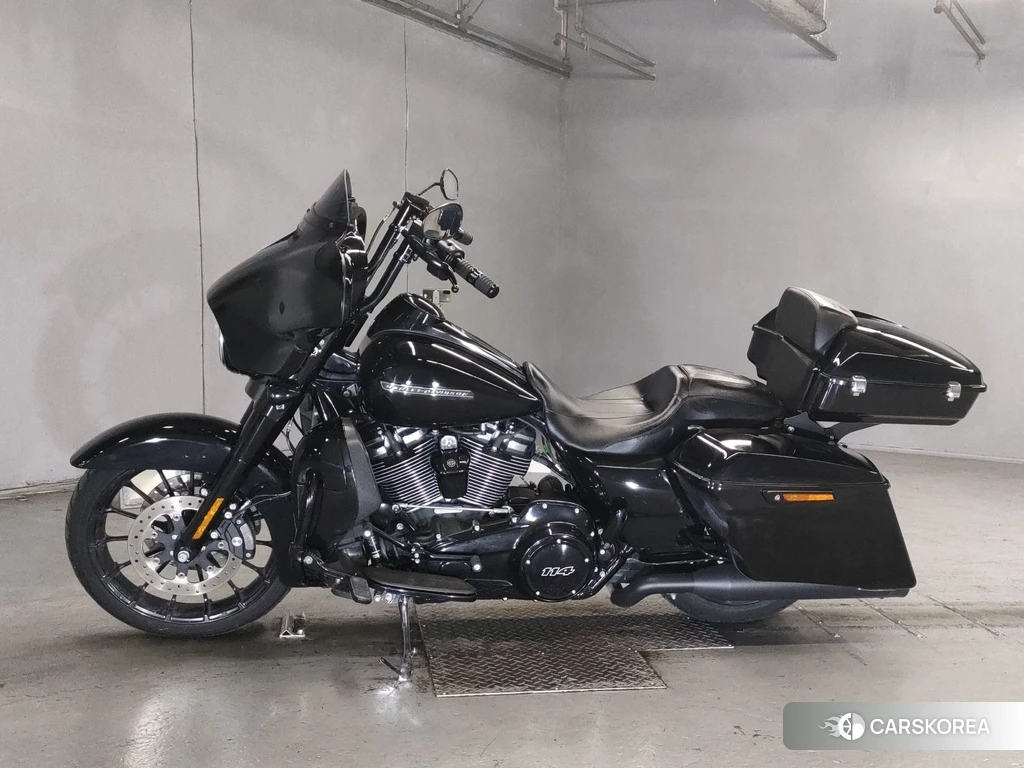Проданный Harley-Davidson Street Glide FLHXS1870 2019 из Японии