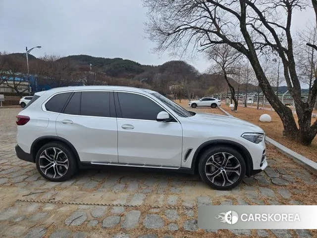 BMW X5 (G05) 2022 Белый из Кореи, фото 2