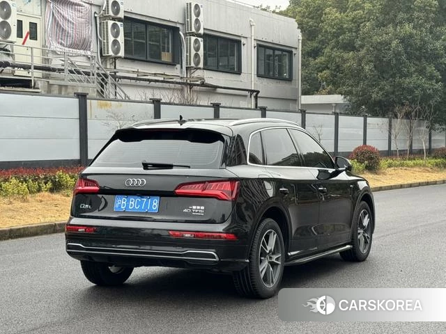 Audi Q5L 2021 Черный из Китая, фото 5