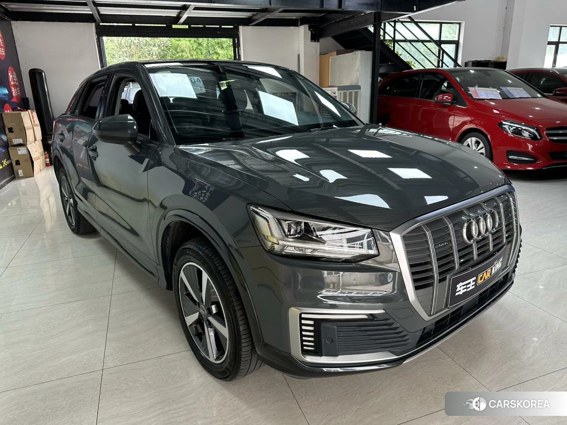 Audi Q2L 2019 Темно-серый из Китая, фото 5