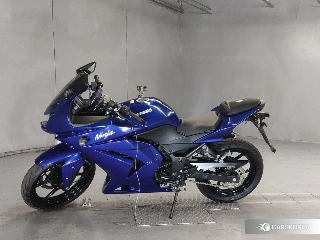 Проданный Kawasaki NINJA 250R 2011 из Японии