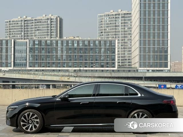 Mercedes-Benz E-class 2025 Черный из Китая, фото 6