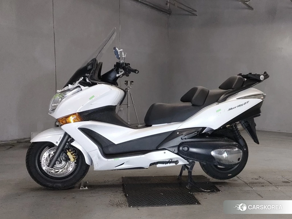 Проданный Honda SILVER WING 400 GT 2010 из Японии, фото 2