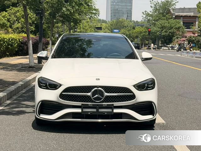 Mercedes-Benz Class C 2023 Белый из Китая, фото 2