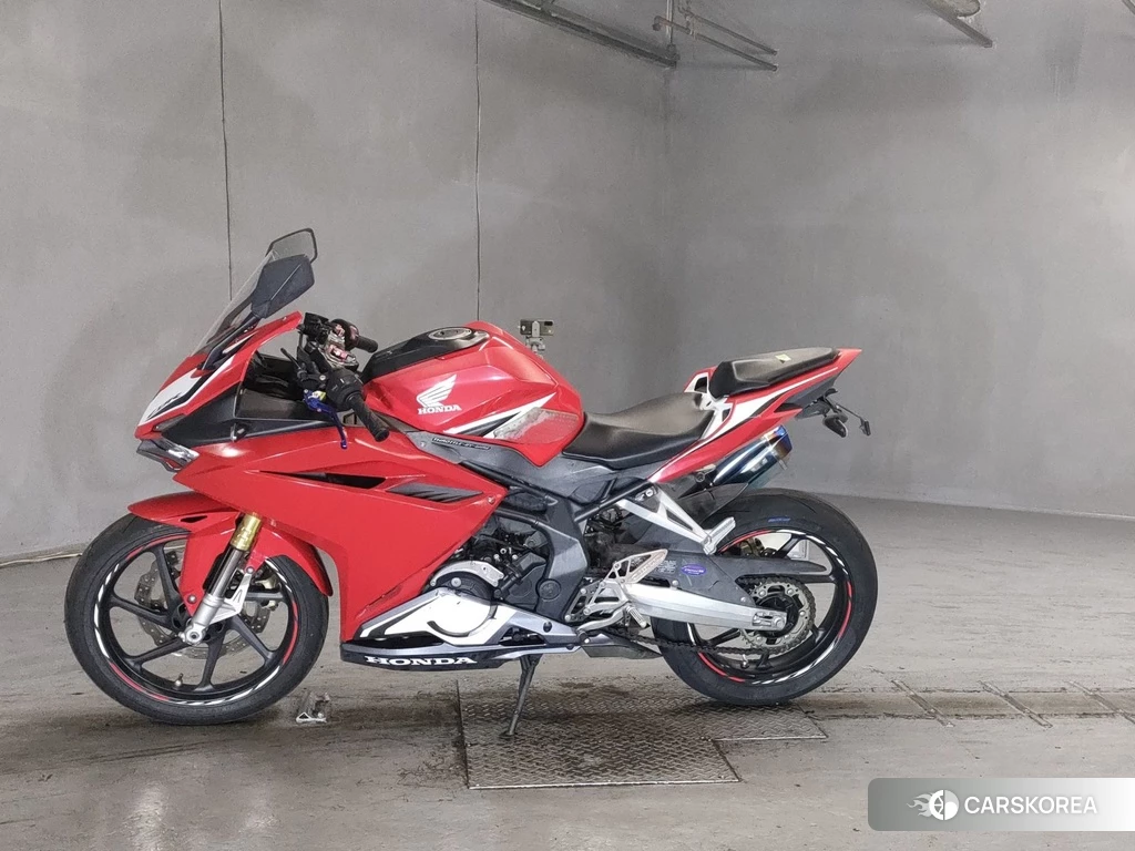 Проданный Honda CBR250RR 2017 из Японии