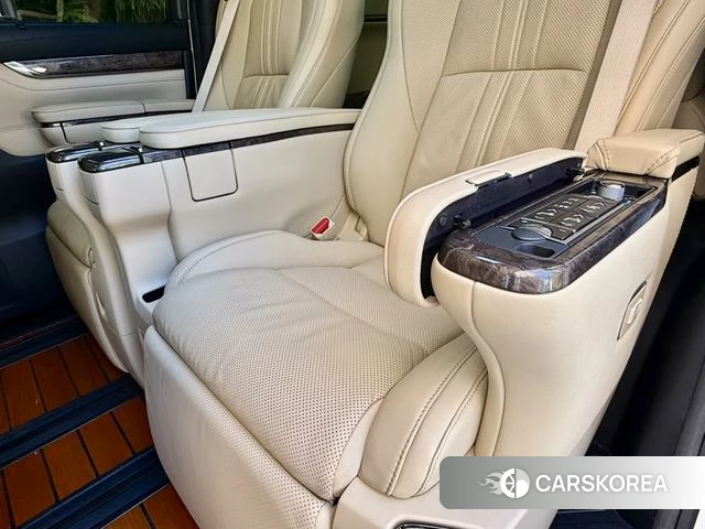 Toyota Elfa id 4265985 из Китая 10
