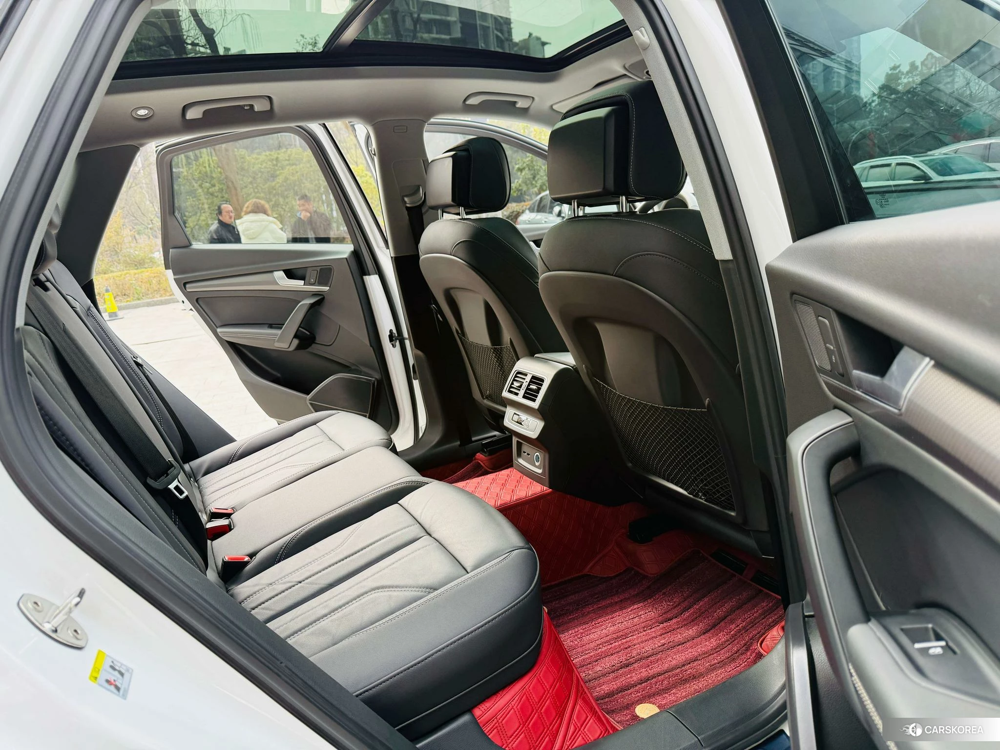 Audi Q5L id 4440835 из Китая 10