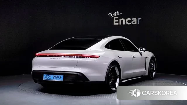 Porsche Taycan id 3165464 из Кореи 12