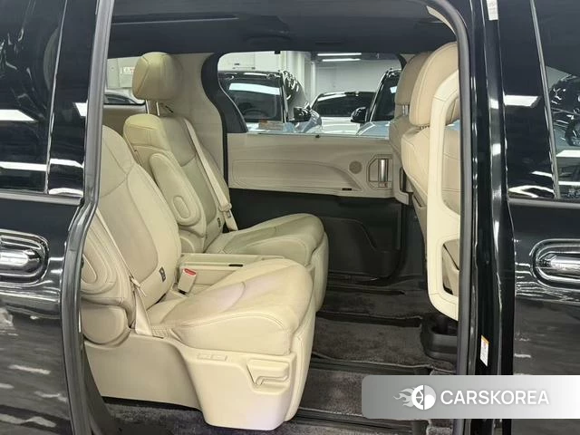 Toyota Saina 2023 Черный из Китая, фото 3