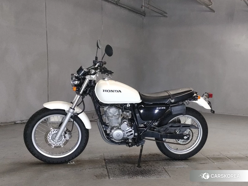 Проданный Honda CB223S 2014 из Японии, фото 2