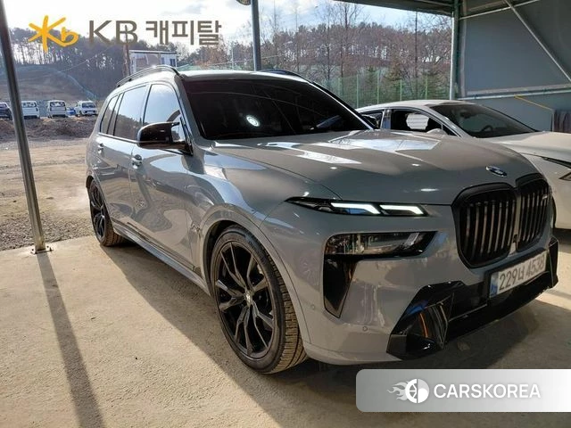 BMW X7 (G07) 2024 Серебристо-серый из Кореи, фото 2