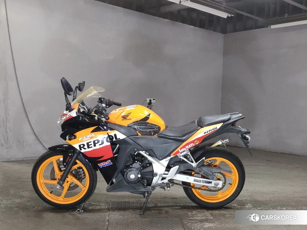 Проданный Honda CBR250R 2013 из Японии, фото 2