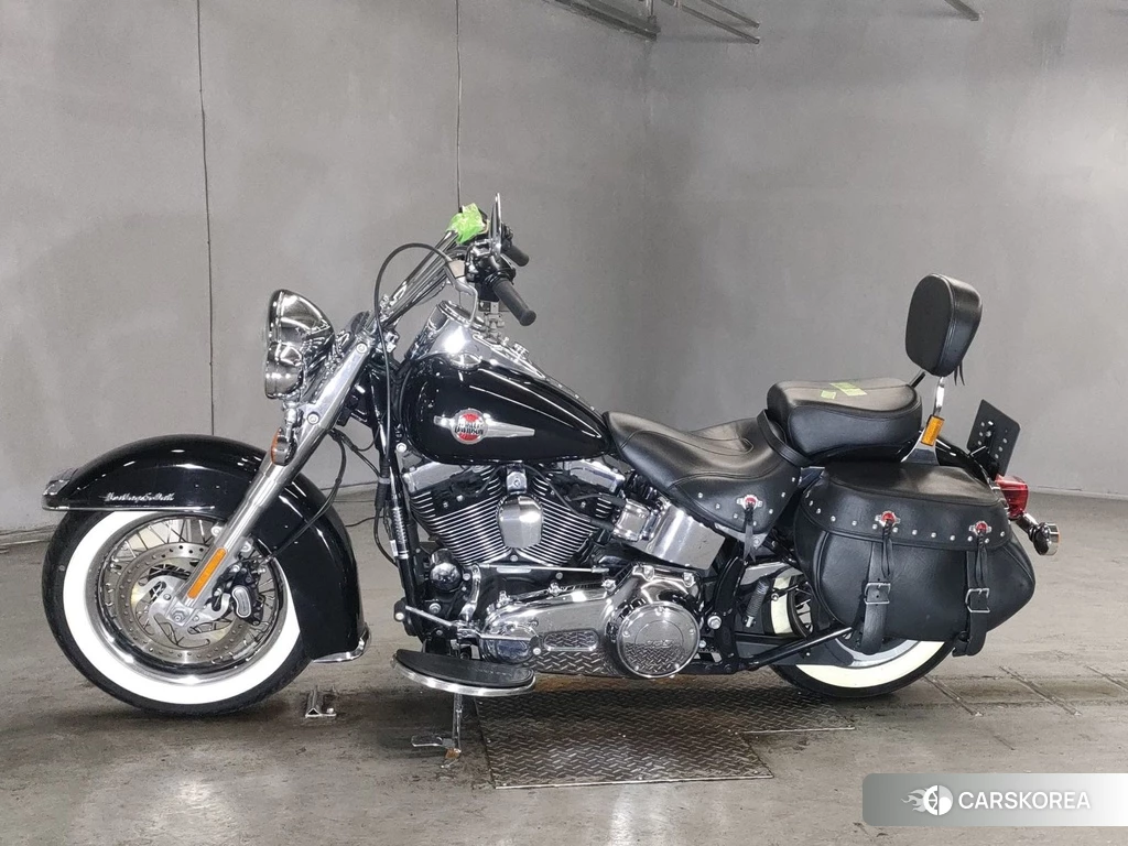 Проданный Harley-Davidson Heritage Softail Classic FLSTC1690 2017 из Японии, фото 2