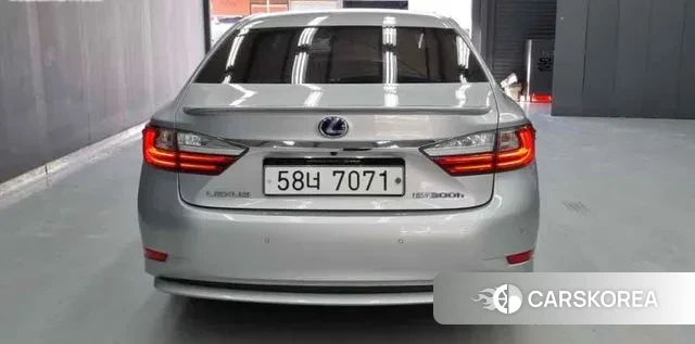 Lexus New ES300h id 3302937 из Кореи 9