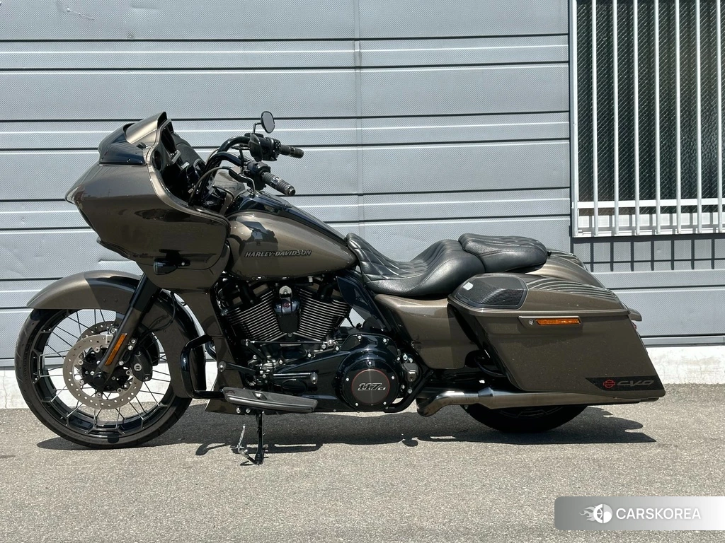 Проданный Harley-Davidson Road Glide FLTRXSE1800 CVO 2021 из Японии, фото 2