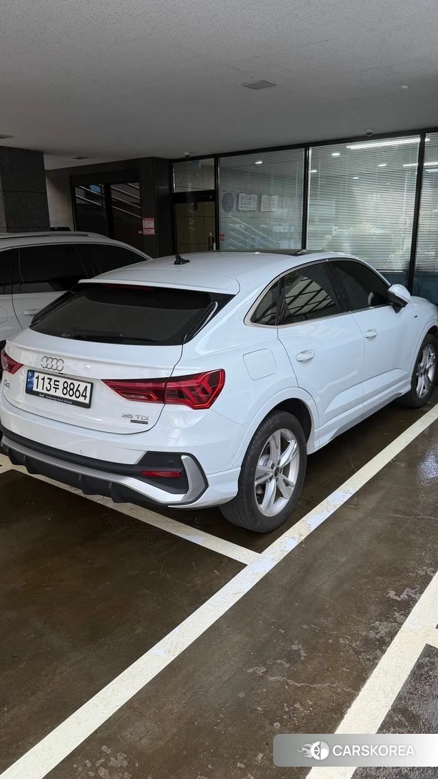 Audi Q3 (F3) 2022 Белый из Кореи, фото 2