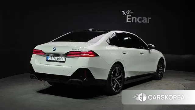 BMW 5 Series (G60) id 3763170 из Кореи 12