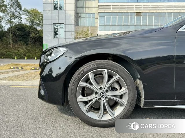 Mercedes-Benz E-class id 4277593 из Китая 9