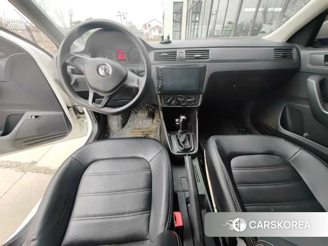 Volkswagen Santana 2023 Белый из Китая, фото 2