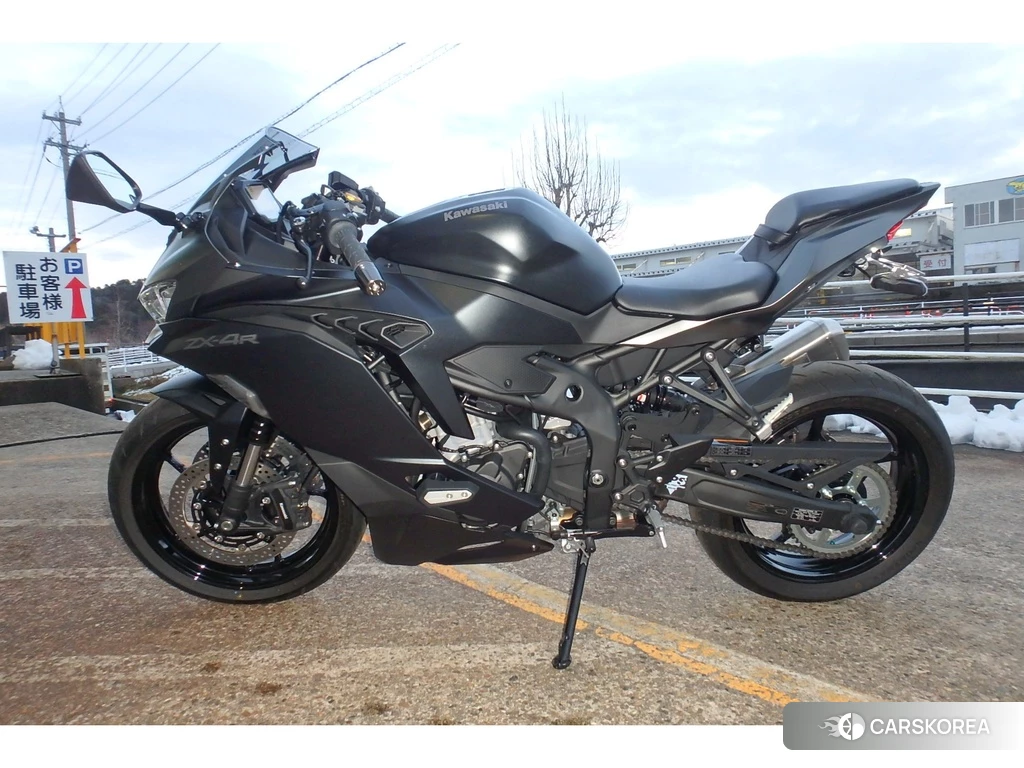 Проданный Kawasaki NZX-4R 2023 из Японии
