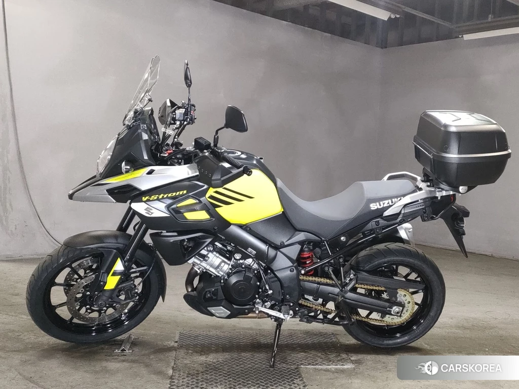 Проданный Suzuki V-STROM DL1000 2018 из Японии