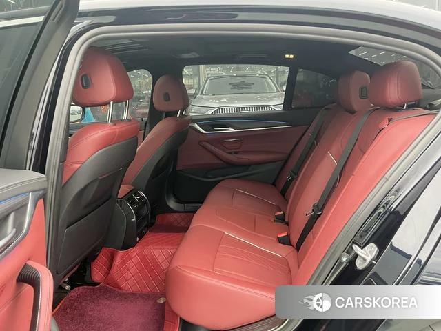 BMW 5 series PHEV 2022 Черный из Китая, фото 2