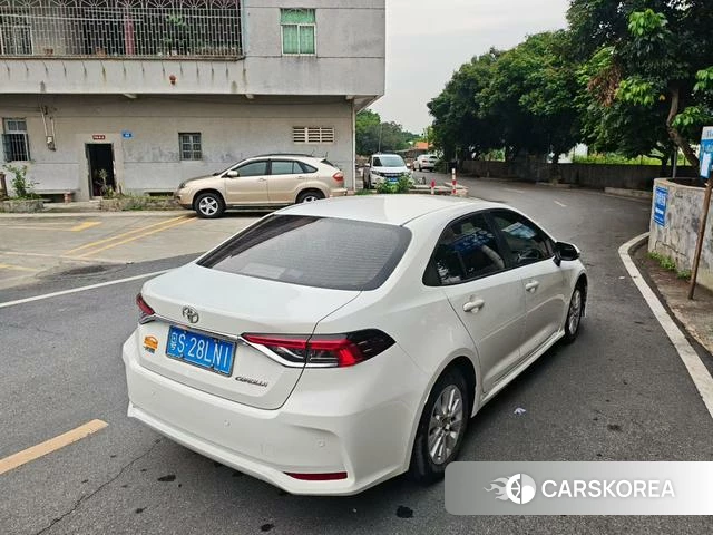 Toyota Corolla 2021 Белый из Китая, фото 2