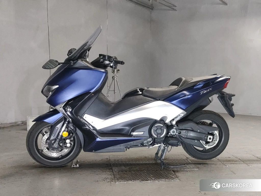 Проданный Yamaha T-MAX 530 DX 2017 из Японии